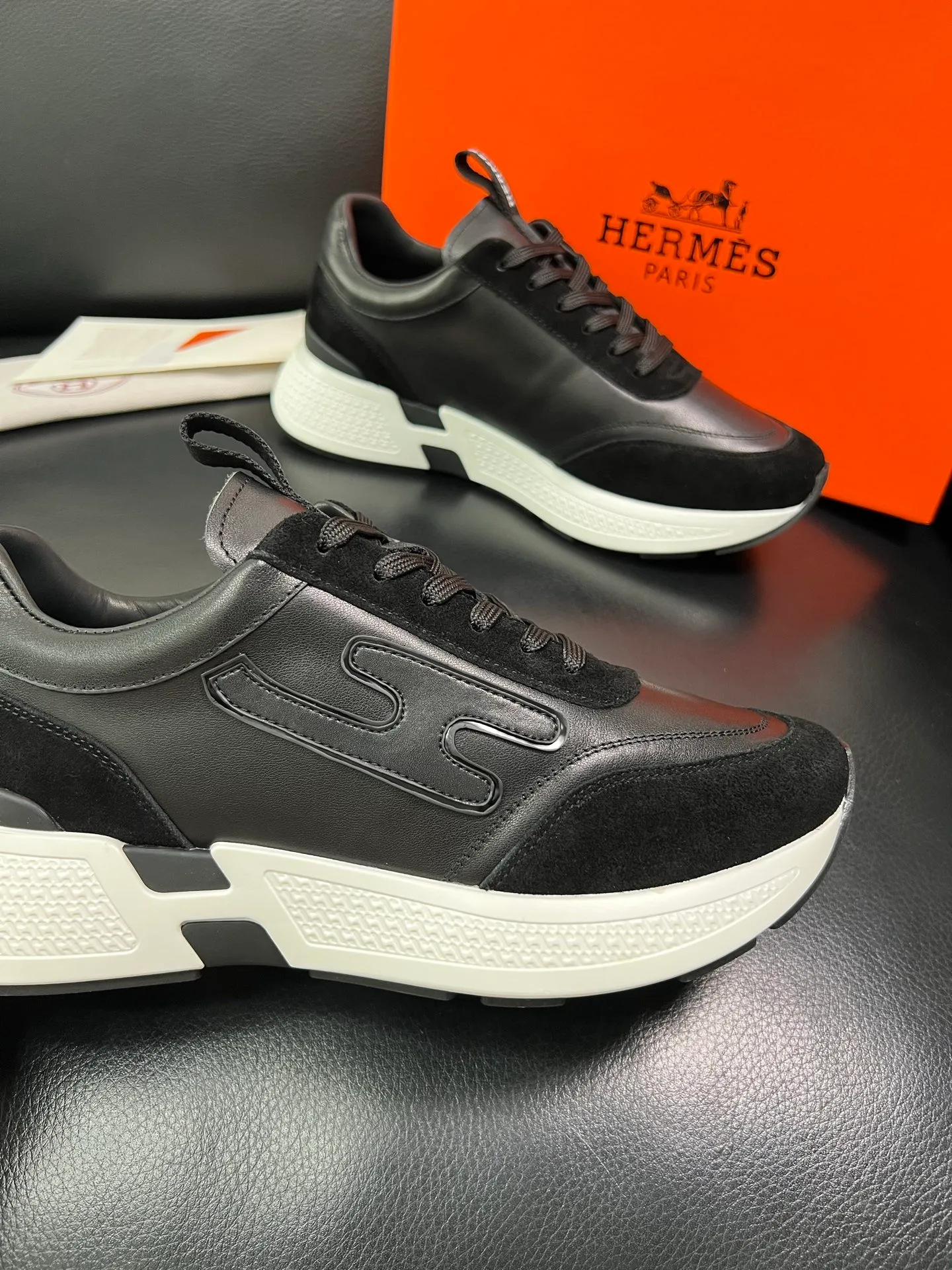 Men's men's shoes 💰840 Hermes top purchasing Hermes counter synchronization, original factory configuration, original cowhide fabric imported from Italy, high-quality splicing technology, fully imported water-dyed cowhide lining, soles: original factory special soles are super comfortable, original factory and single goods are high quality, welcome to compare and synchronize with counters, code number 39-44 (customized 38 45) 85863